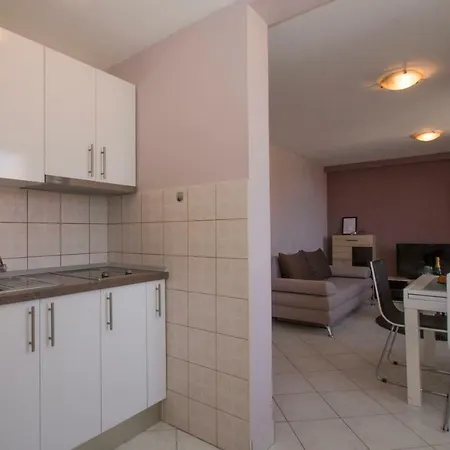 Apartment Milina شقة *